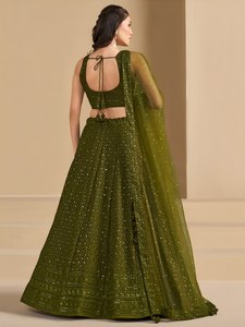 Lehenga Choli Verde Georgette Monocromático Hasta el Suelo con Bordado de Resham y Lentejuelas para Fiestas de Bollywood - Product Image 3