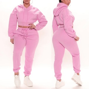 Haute qualité femmes haut court pantalons de survêtement sport course jalonné 2 pièces survêtement ensemble grande taille Logo personnalisé col à capuche survêtement - Product Image 1