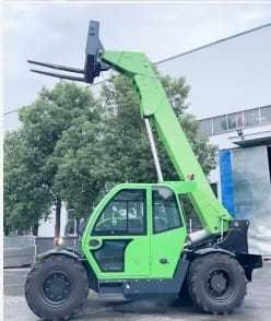 Chariot télescopique de 5 tonnes à vendre avec une grande capacité et une combustion interne compacte à vendre - Product Image 3