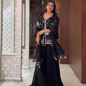 GEORGETTE TENDANCE AVEC SEQUENCE BRODERIE TOP DE TRAVAIL SHARA AVEC DUPATTA NOIR - Product Image 1