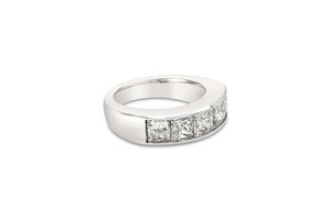 Anillo de Oro Sólido de 18K con 5 Diamantes de Corte Princesa (Naturales) con Engaste Invisible de Lujo, Diseño Personalizado para Aniversario - Product Image 2