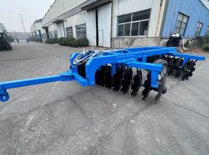 Arado de discos compacto sin motor, montado en tractor, de alta resistencia, implemento agrícola para un labranzamiento eficiente al precio más bajo - Product Image 3