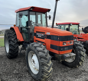 Fournisseur direct AGCO Allis 8610 Tracteur 4RM Moteur diesel Équipement agricole Machines agricoles efficaces Performances fiables - Product Image 1