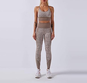 Venta al por mayor 2 uds ropa de gimnasio sin costuras para las mujeres logotipo personalizado transpirable Yoga deportes traje sólido Leggings pantalones cortos entrenamiento Fitness - Product Image 2