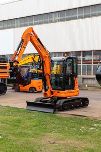 Petite pelle sur chenilles d'occasion 3.5t Excavatrice d'occasion CDM6035 - Product Image 4