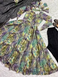 Vestido de Novia de Cola Larga para Mujer Estilo Princesa de Organza con Flores Bordadas de Lujo y Brillo Extremo para Dama de Honor - Product Image 2