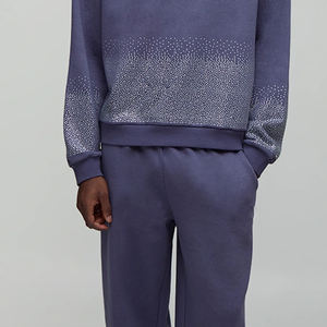 ชุดวอร์มผู้ชายดีไซน์ฮู้ดทันสมัย ประดับด้วยหินเทียม งานประณีต สีพื้น สำหรับฤดูหนาว ราคาถูกสำหรับการสั่งซื้อจำนวนมาก บริการ OEM - Product Image 3