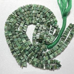 Perles Heishi carrées d'émeraude naturelle, puces carrées plates de pierres précieuses naturelles, percées au centre - Product Image 3