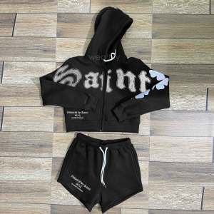 Offre Spéciale 100% coton deux pièces ensemble pour femmes Logo personnalisé haut d'hiver et short de cyclisme rue à capuche et short nouveau Design - Product Image 3