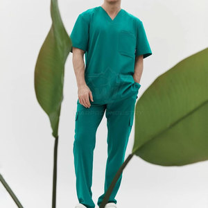 Uniforme d'hôpital pour hommes, léger et durable, avec chemise de travail à coupe flexible et pantalon cargo fonctionnel pour le travail quotidien - Product Image 4