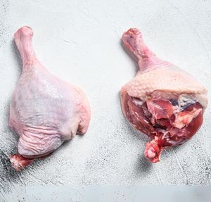 Cuisses d'oie nettoyées, calibrées et prêtes à cuire, surgelées, produit très demandé pour les restaurants, les traiteurs et les fournisseurs de détail. - Product Image 6