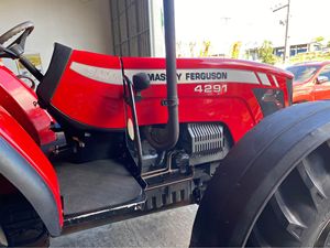 Tracteur agricole utilitaire Massey Ferguson 4291 4x4 de 25 CV à haute traction avec auvent et moteur - Product Image 3
