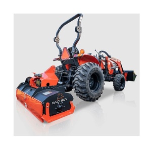 Tracteur subcompact Ideal Bad Boy 1025, capable de démontrer une puissance diesel de 25 CV, une transmission HST à 2 vitesses et une capacité de charge frontale de 992 lb. - Product Image 2