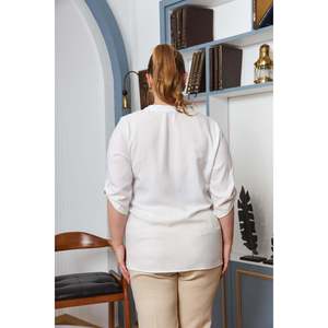 Camisa Talla Grande Color Blanco Hueso con Bolsillo con Solapa y Detalle de Piedras - Product Image 3