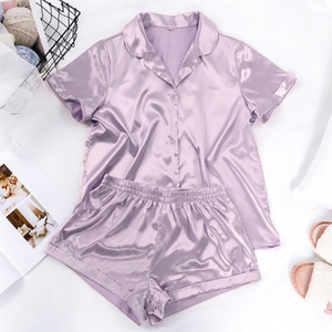 Vêtements de nuit d'été personnalisés OEM pour femmes ensemble 2 pièces court avec logo personnalisé ensemble de pyjamas unis en satin de luxe en soie brillante de haute qualité - Product Image 3