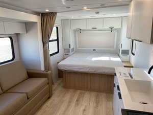 Prix Réduit Caravane de Voyage Légère et Moderne Winnebago Thrive 18FBS 2022-2024 d'Occasion, Capacité 6 Personnes, Prête à l'Exportation - Product Image 4