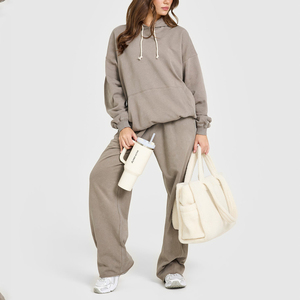 Vêtements de détente pour femmes avec logo personnalisé brodé, 100% coton, tissu éponge français, doux, léger, respirant, coupe ample, à capuche - Product Image 3