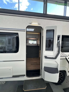 Caravana/remolque de viaje 2026, 4 plazas para dormir, 2000 kg, 3 cocinas, toldo, sistema de paneles solares, autocaravana totalmente equipada en venta - Product Image 3