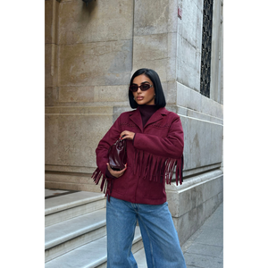 Chaqueta de Gamuza Borgoña con Borlas, Accesorio de Moda para Mujer - Product Image 4