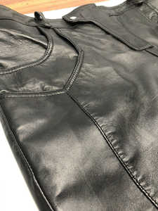 กางเกงหนังทรงตรงลำลองสำหรับผู้ชาย คุณภาพสูง 100% พร้อมกระดุมผ่าหน้า ผ้าแห้งเร็ว น้ำหนักเบา เหมาะสำหรับฤดูหนาว - Product Image 4