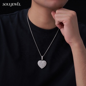 Souljewel - Colgante de Lujo con Corazón de Moissanita Certificado por GRA, Chapado en Rodio, Plata 925, Corte Cojín, Engaste de Garras, Unisex, para Uso Diario - Product Image 4