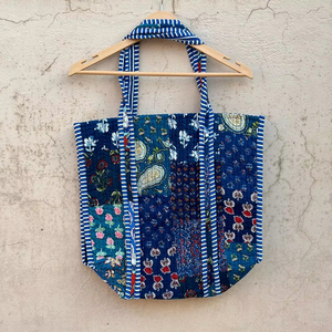 กระเป๋าผ้าคอตตอนลายบล็อกทำด้วยมือสำหรับผู้หญิงกระเป๋าเดินทางสไตล์โบฮีเมียนกระเป๋าสะพายไหล่กระเป๋าใส่ดอกไม้ขนาดใหญ่ของขวัญสำหรับเพื่อนเจ้าสาวในวันธรรมดา - Product Image 1