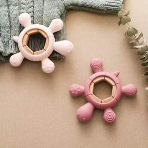 <span class=keywords><strong>Anneau</strong></span> <span class=keywords><strong>de</strong></span> <span class=keywords><strong>dentition</strong></span> en bois <span class=keywords><strong>de</strong></span> silicone à mâcher pour bébé <span class=keywords><strong>tortue</strong></span> <span class=keywords><strong>de</strong></span> dessin animé en gros - Product Image 6