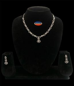 Ensemble de bijoux de mariée en cristal de luxe goutte d'eau pour les femmes de mariage élégant déclaration collier et boucles d'oreilles pour la mariée - Product Image 1