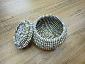 Boîte de rangement de bureau rectangulaire en rotin tressé à la main 100 % naturel et écologique pour petits objets, organiseur de bracelets et chaussettes - Product Image 2