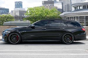 Offre promotionnelle : Mercedes-AMG E63 S Wagon 2023 d'occasion, faible kilométrage - Product Image 4