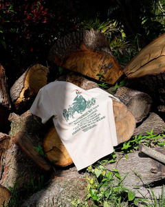 T-shirt graphique « Laissez la nature mener le jeu » – Streetwear éco-responsable en coton – Style durable – Vêtement tendance - Product Image 3