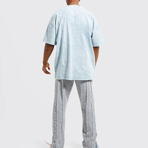 T-shirt en coton doux avec finition vintage, effet délavé, idéal pour un look décontracté et élégant pour homme. - Product Image 2