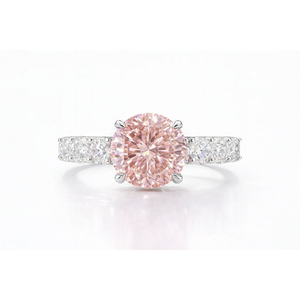 Anillo de Diamantes Cultivados en Laboratorio con Certificación IGI, Corte Radiante en Rosa Intenso, Montura en U, Banda de Platino con Diamantes Laterales, Anillo para Mujer - Product Image 5