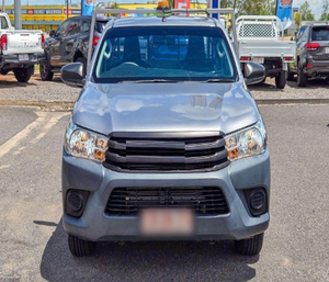 Châssis de cabine 4x2 manuel 2018, couleur argent ciel, 2 portes, 2 sièges, qualité industrielle DIY, personnalisable, garantie de 3 ans - Product Image 1