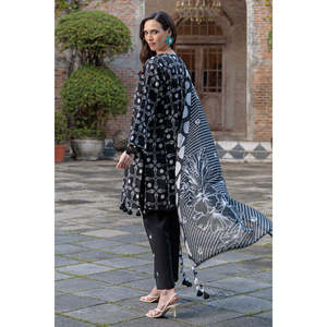 Traje de 3 Piezas para Mujer con Estampado y Cuello Bordado B-62011 - Product Image 3