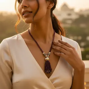 สร้อยคอพู่ประดับลูกปัดพร้อมพลอยสีแดงทับทิม ดีไซน์ทันสมัย สไตล์คลาสสิก  วัสดุไม้ หยก ทองแดง ลายพระจันทร์ เหมาะสำหรับเป็นของขวัญงานแต่งงาน - Product Image 1