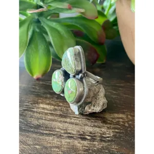 Bague en argent sterling avec turquoise dorée Sonoran, taille 5.5 - Bijou délicat et tendance de style bohème - Product Image 4