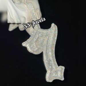 Pendentif Hip Hop personnalisé en argent sterling 925 plaqué rhodium, serti de moissanite blanche VVS, collier numéro pour soirée - Product Image 4