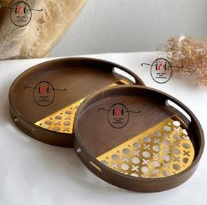 Bandeja decorativa de madera y latón para decoración del hogar y bodas en tamaños personalizados y acabado con asas de latón - Product Image 3