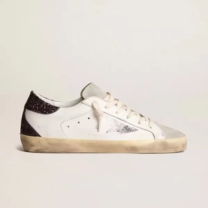 Baskets classiques pour femmes en cuir véritable GGBD, style Superstar vintage avec paillettes étoilées, idéales pour l'été - Product Image 1