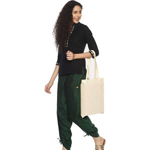 กระเป๋าผ้าแคนวาสสีใหญ่สำหรับผู้หญิงกระเป๋าผ้าแคนวาสแบบเรียบง่ายพิมพ์ลายซิลสกรีนรีไซเคิลเป็นมิตรต่อสิ่งแวดล้อมใช้ซ้ำได้โลโก้ออกแบบได้ตามต้องการ - Product Image 3