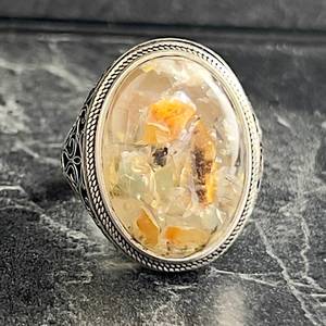Anillo de cóctel bohemio hecho a mano para hombre, grande, de plata, con bisel ovalado de ágata naranja, patrón de ojo bordado, natural - Product Image 2
