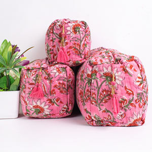 ชุดกระเป๋าผ้าควิลท์แบบใช้ซ้ำได้มีซิปพิมพ์ลายดอกไม้ทำจากผ้าฝ้ายมีพู่ห้อยกระเป๋าแบบอินเดีย - Product Image 3