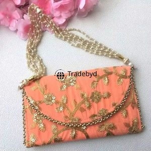 Bolso de mano bordado decorativo con patchwork para boda o regalo de Tradebyd - Product Image 2