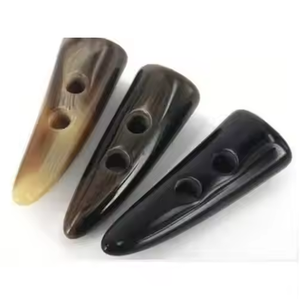 Botón de palanca de cuerno de buey de búfalo pulido hecho a mano con 2 agujeros para ropa de abrigo y Crescent Crafts - Product Image 1