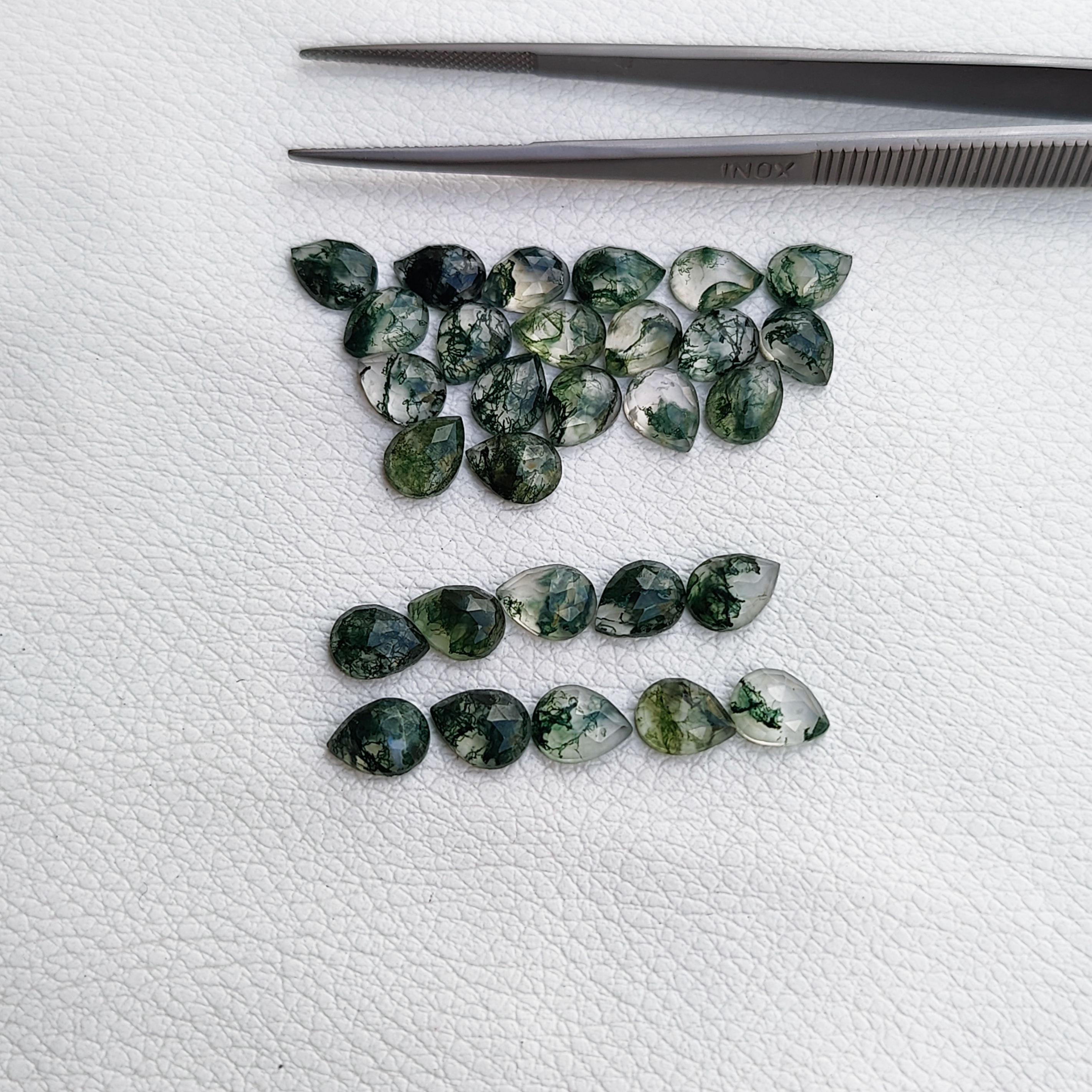 สีเขียว