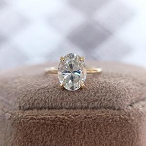 Bague de fiançailles solitaire Shreya Diam 2 carats, diamant ovale cultivé en laboratoire, couleur F, clarté VS1, bande de 1,5 mm, IGI, cadeau de mariage - Product Image 2