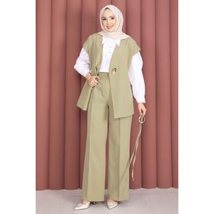 Ensemble blazer et jupe ceinturé en crêpe et tweed vert olive avec boutons dorés, style formel une pièce pour femme de bureau - Product Image 4