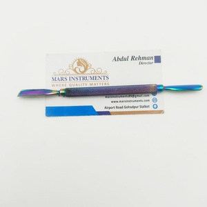 Poussoir à cuticules et dissolvant de vernis à ongles à double extrémité en acier inoxydable pour manucure et pédicure - Product Image 4