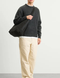 Suéter de Cuello Redondo de Punto Gris Oscuro para Hombre, 100% Algodón, Invierno, OEM, Personalizado, Fabricante de Suéteres - Product Image 4